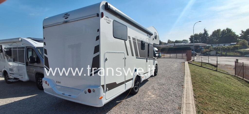Carado A364 Camper mansarato con letto matrimoniale e maxi garage