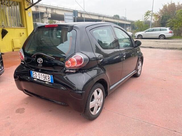 Toyota Aygo 1.0 12V VVT-i 5 porte Sol GPL