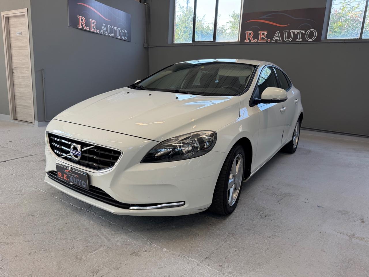 Volvo V40 D2 R-design Momentum