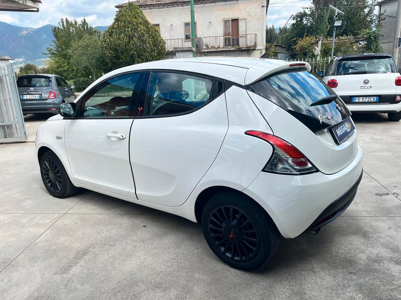 Lancia Ypsilon 1.2 69 CV 5 porte Elefantino