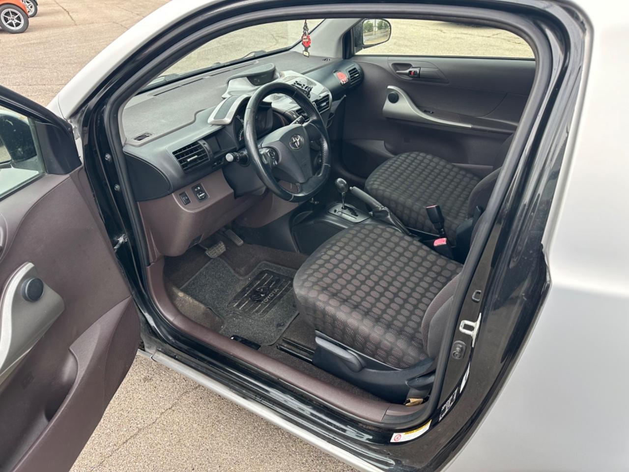 Toyota iQ 1.0 Multidrive