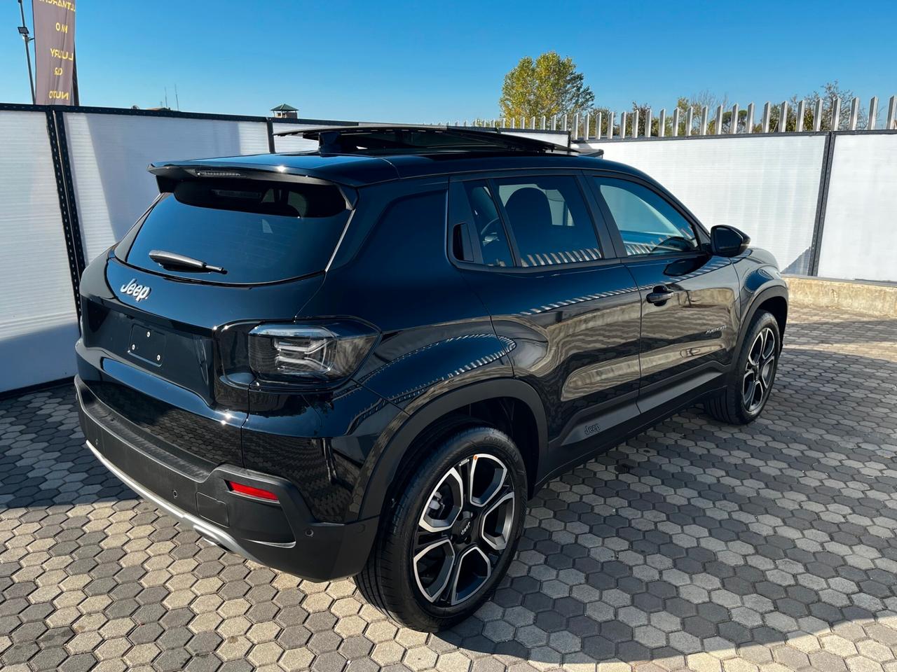 Jeep Avenger 1.2 Turbo 110 CV MHEV Summit