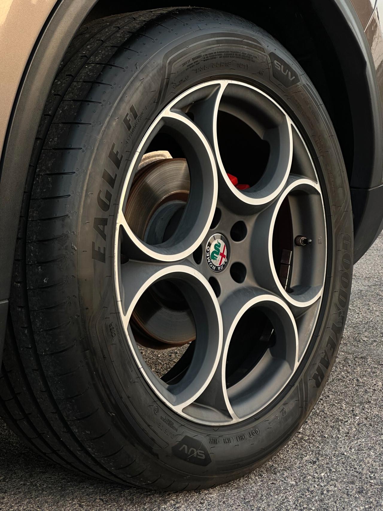 Alfa Romeo Stelvio 2.2 Turbodiesel 180 CV AT8 RWD Executive