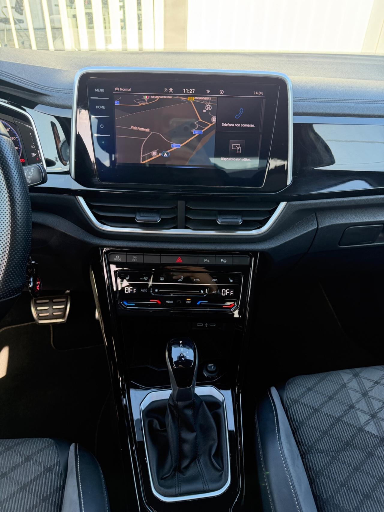 VOLKSWAGEN T-ROC 1.5 TSI ACT DSG R-LINE