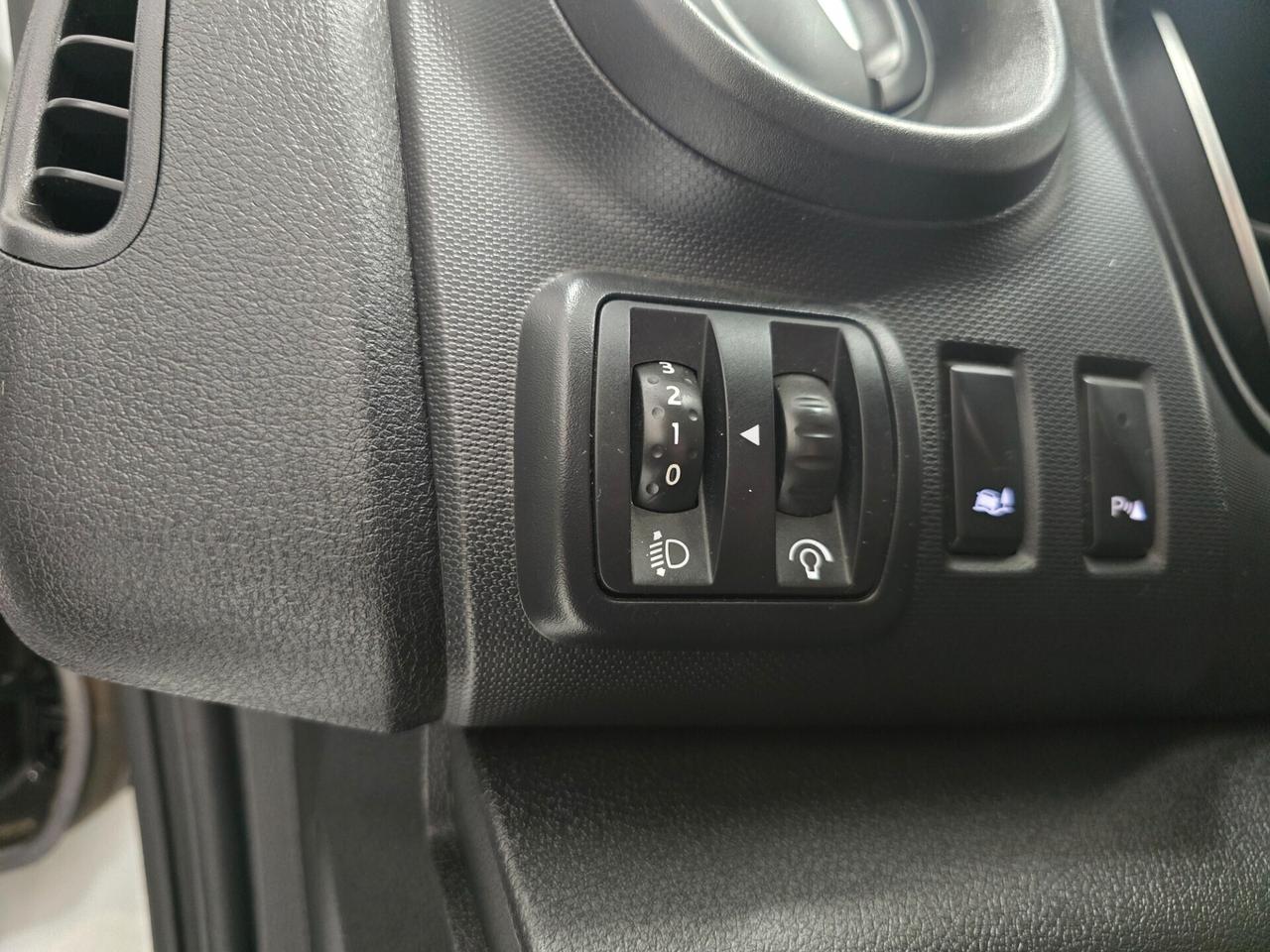 Renault Trafic T29 2.0 dCi 120CV PL-TN Intens 2020