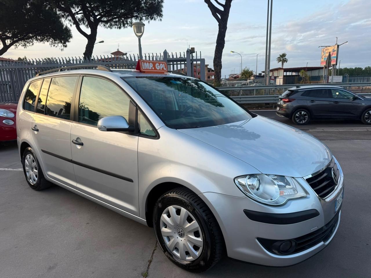 Volkswagen Touran 1.6 GPL full optional