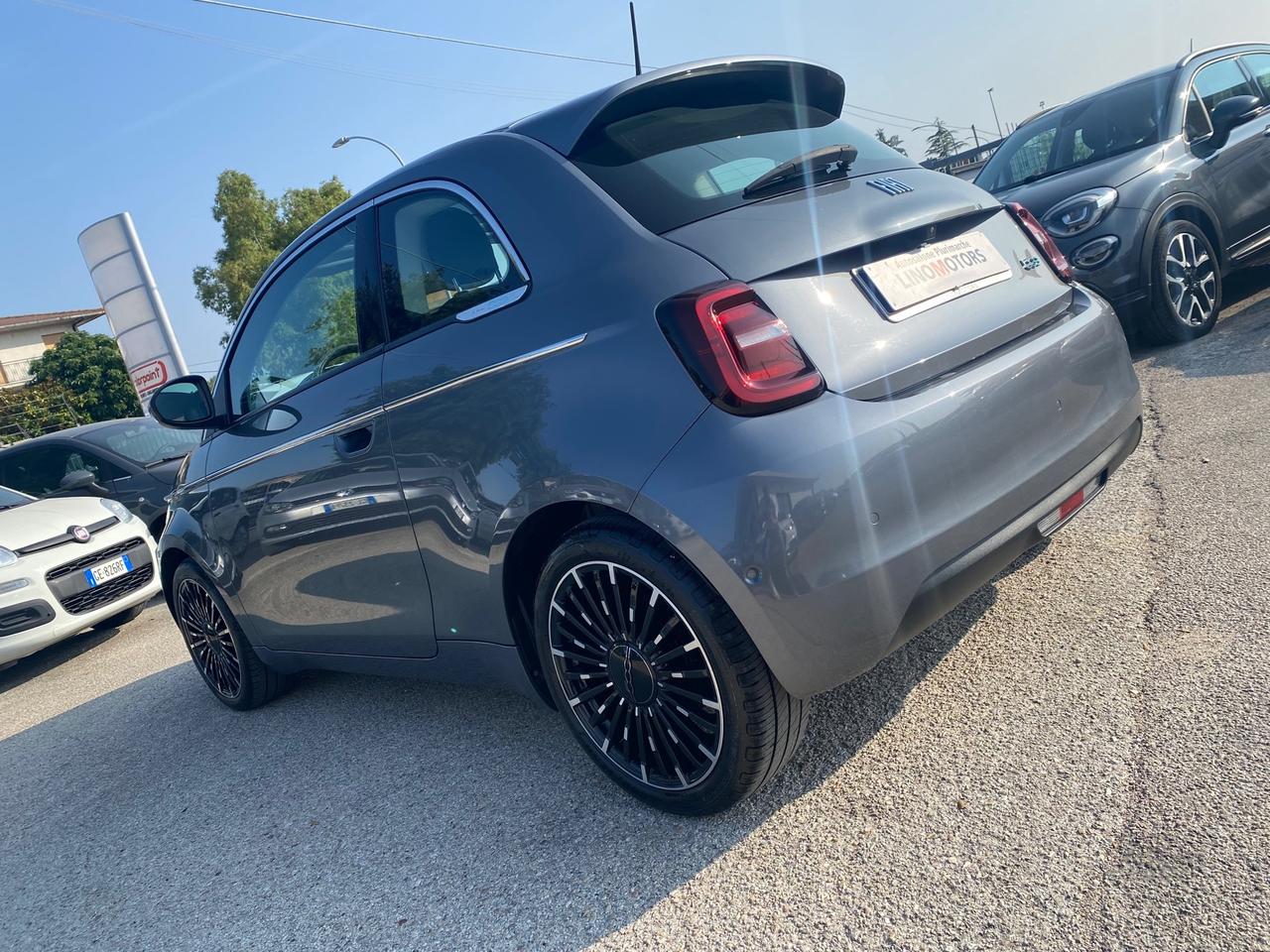 Fiat 500 500e Berlina 42 kWh La Prima