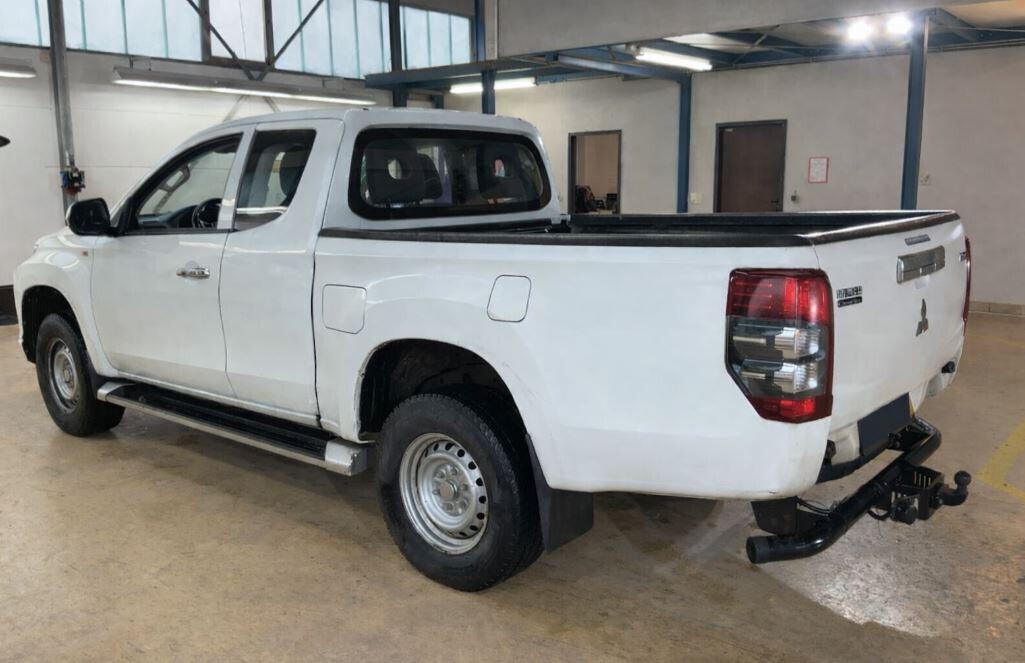 Mitsubishi L200 Club-Cab Gancio SOLO 36.000KM!