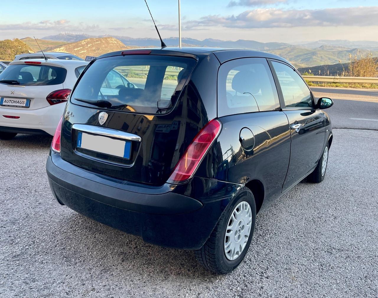 Lancia Ypsilon 1.2 69cv benzina - NEOPATENTATI