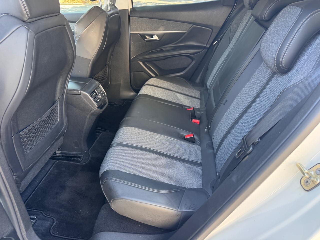 Peugeot 3008 1.2 PureTech Turbo 130 S&S Allure