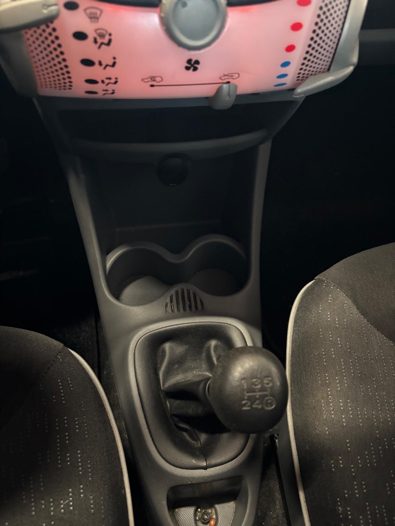 Peugeot 107 1.0 BENZINA 5 porte | OK NEOPATENTATI |