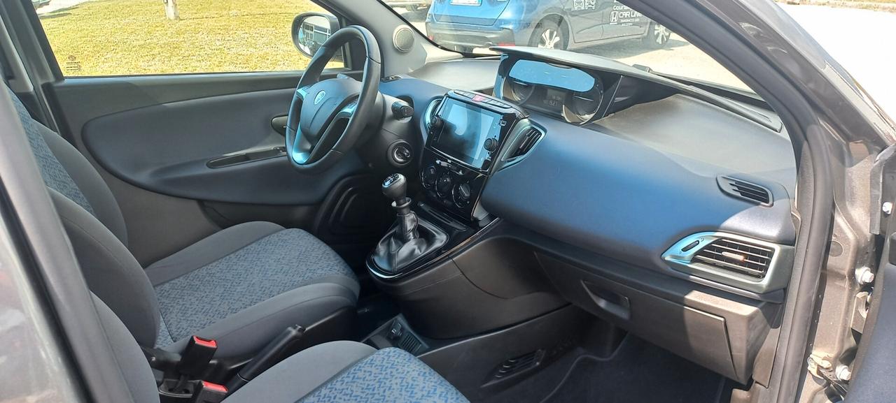 Lancia Ypsilon 1.0 FireFly 5 porte S&S Hybrid Gold