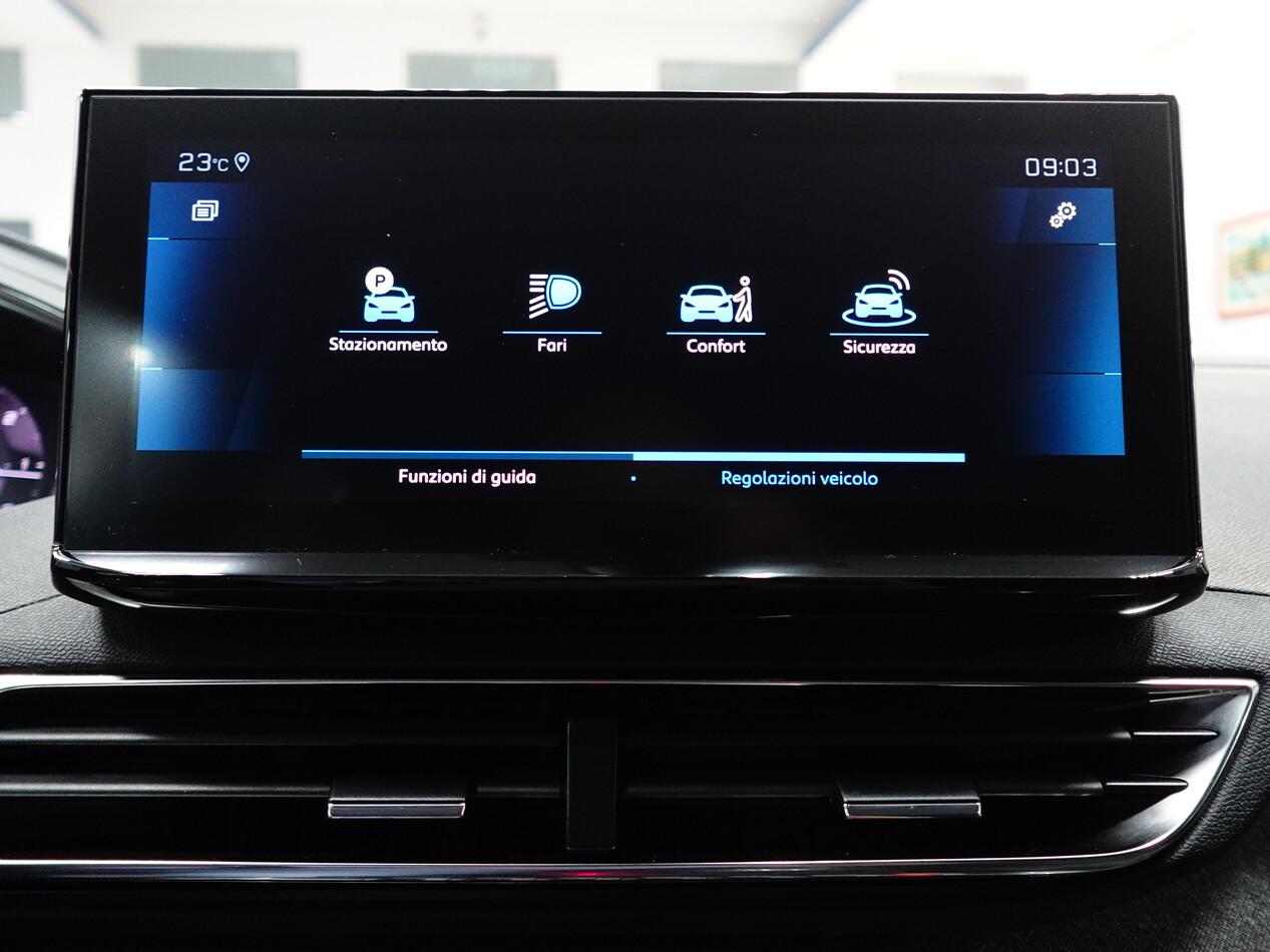 Peugeot 3008 II 1.5 BlueHDI 130 CV ALLURE