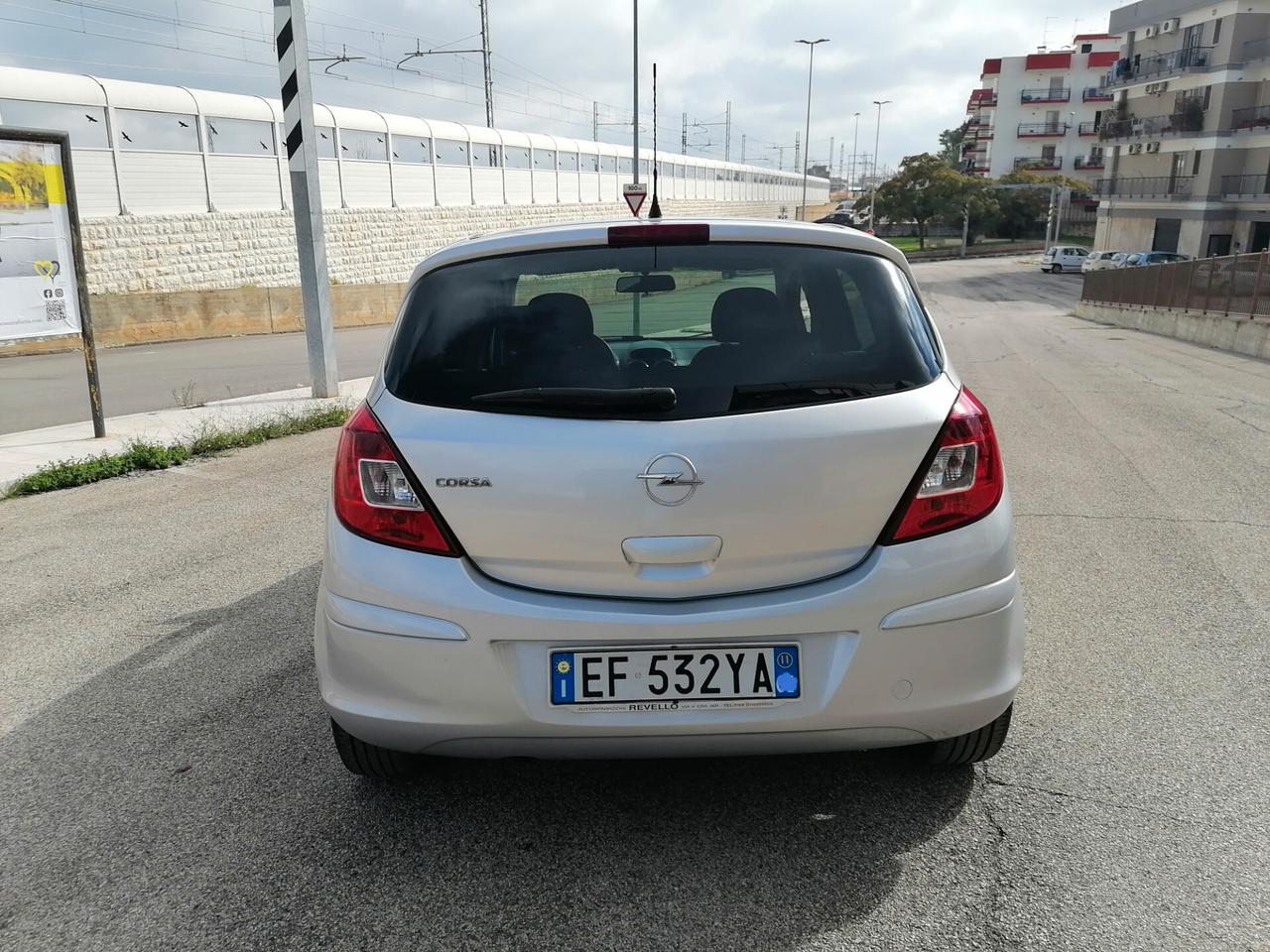 Opel Corsa 1.2 benzina 5 porte COSMO 2011
