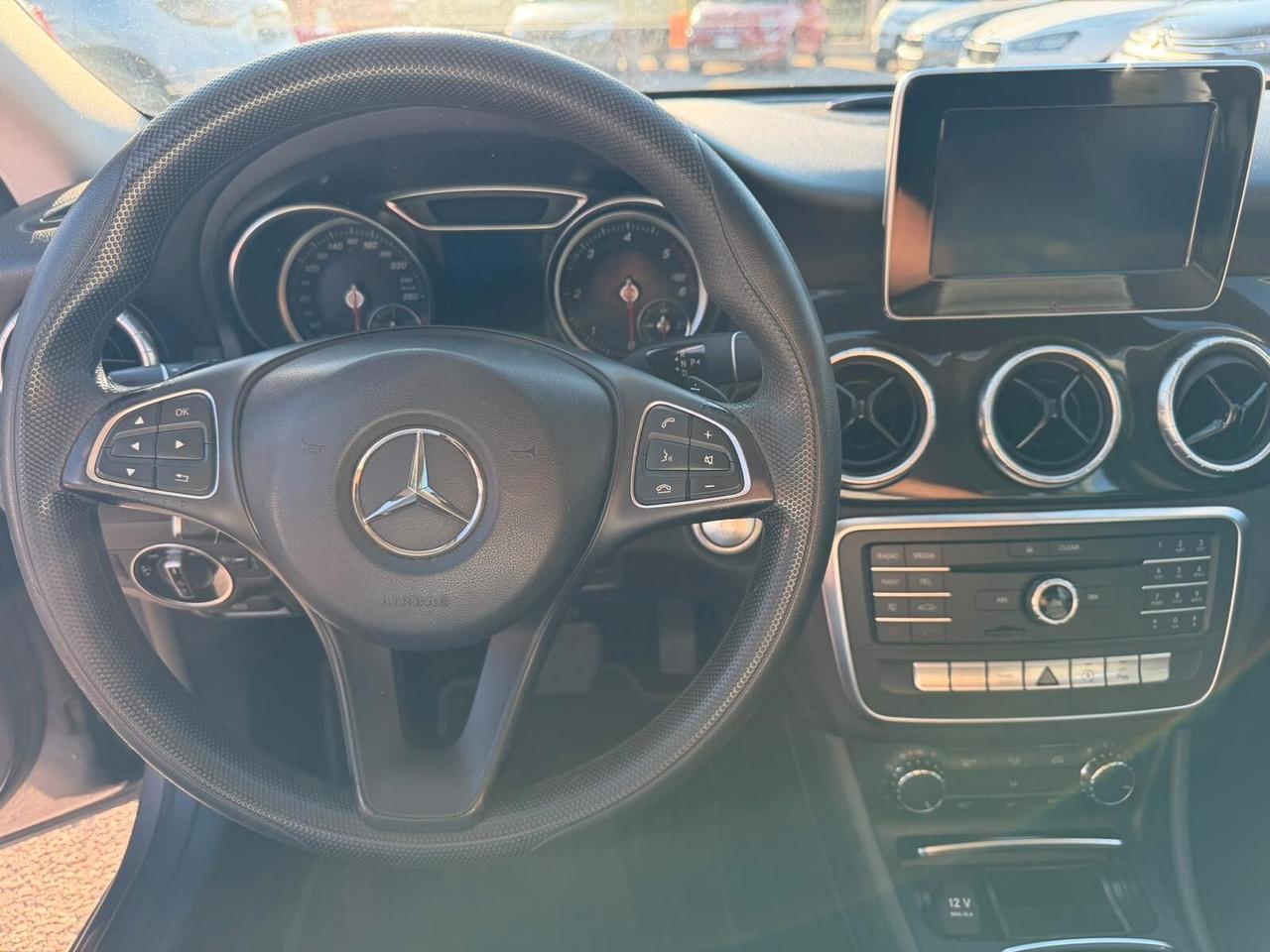 Mercedes-benz CLA 180 d Sport