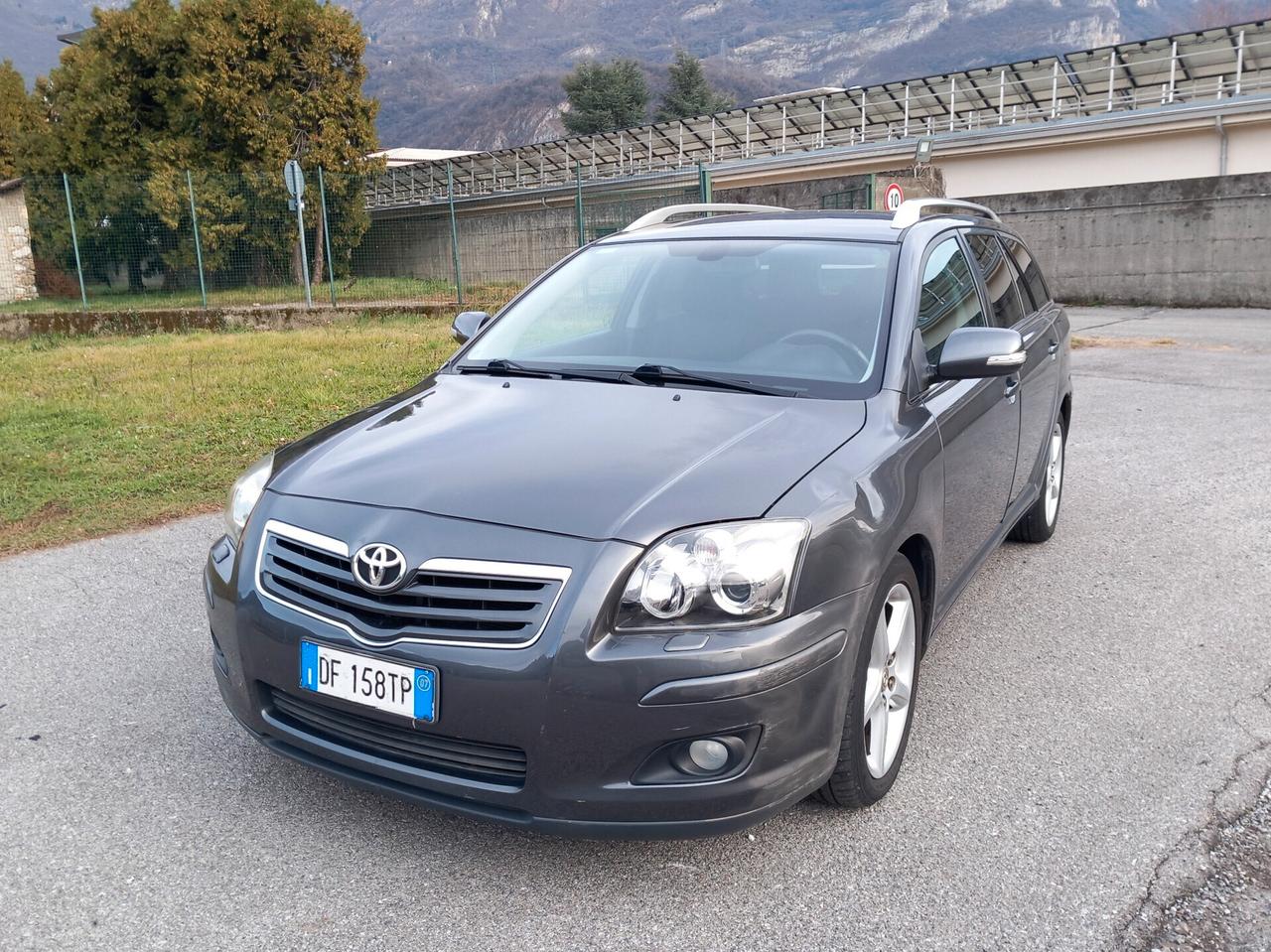 Toyota Avensis SW 2.2 D-4D KM 113000!!!