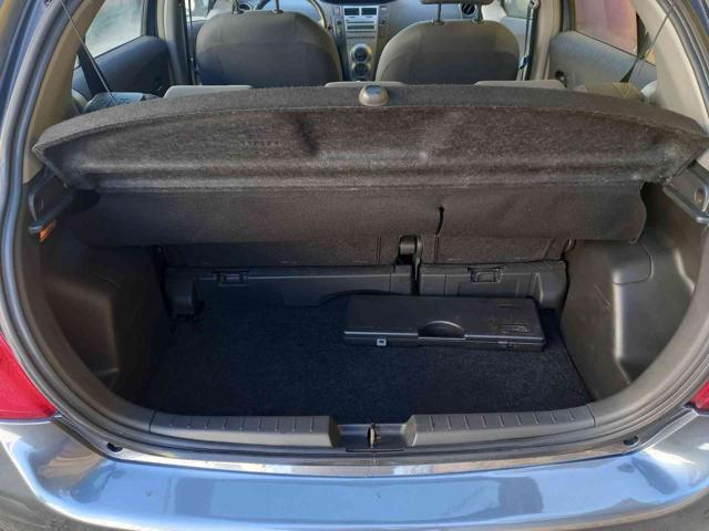TOYOTA Yaris 1.3 5 porte Sol NEOPATENTATI