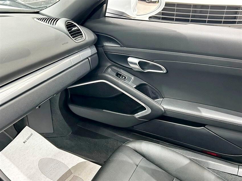 Porsche 718 Spyder Boxster 2.0 T