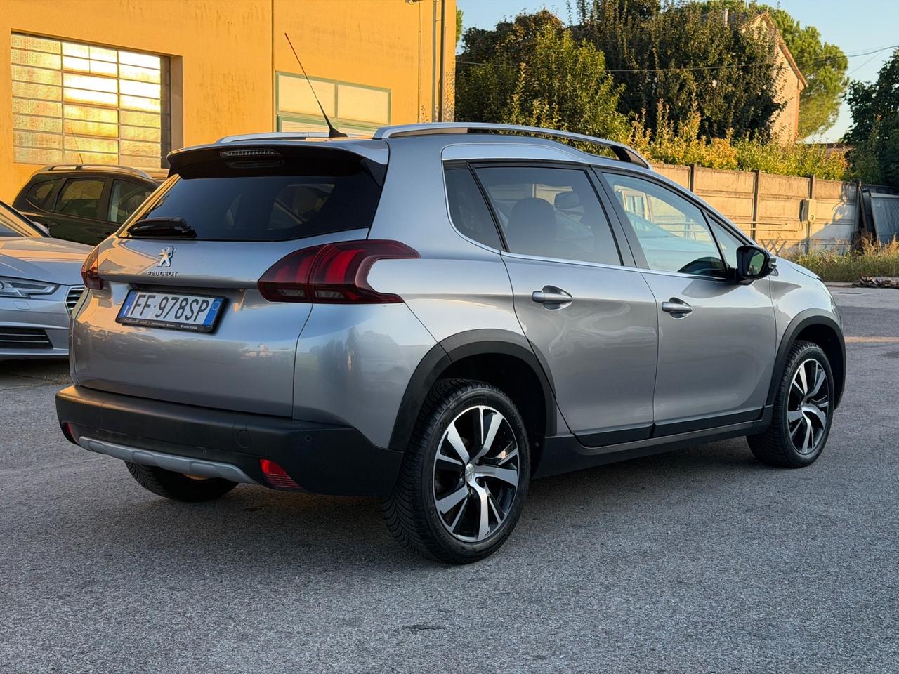 Peugeot 2008 BlueHDi 120 S&S Crossway