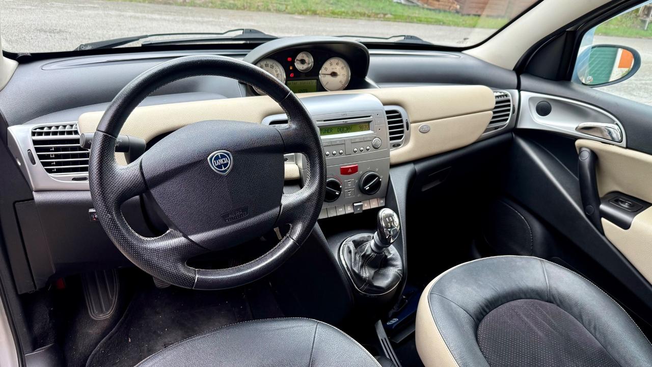 Lancia Ypsilon 1.4 Platino Ecochic GPL