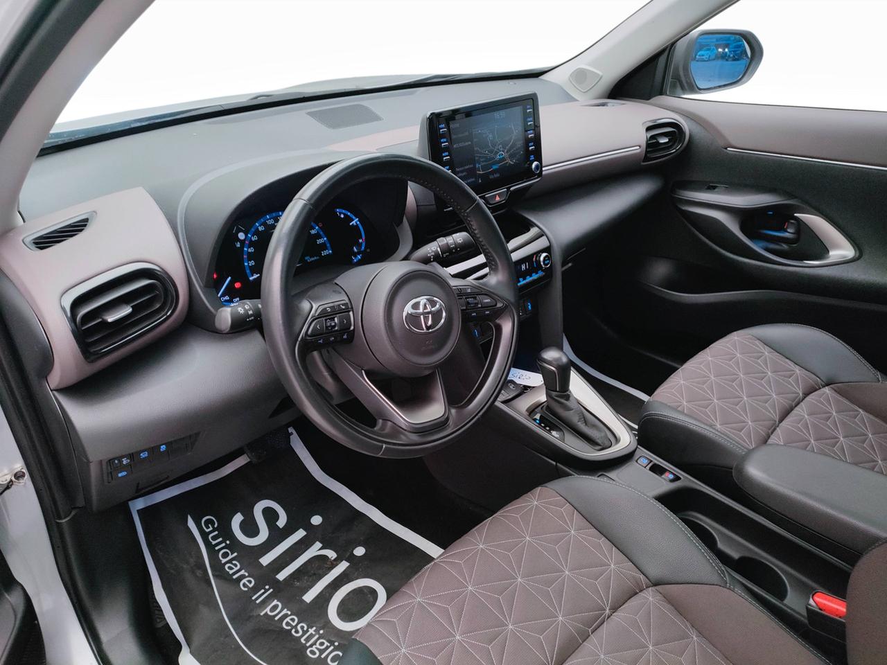 TOYOTA Yaris Cross - Yaris Cross 1.5h Lounge fwd 116cv e-cvt