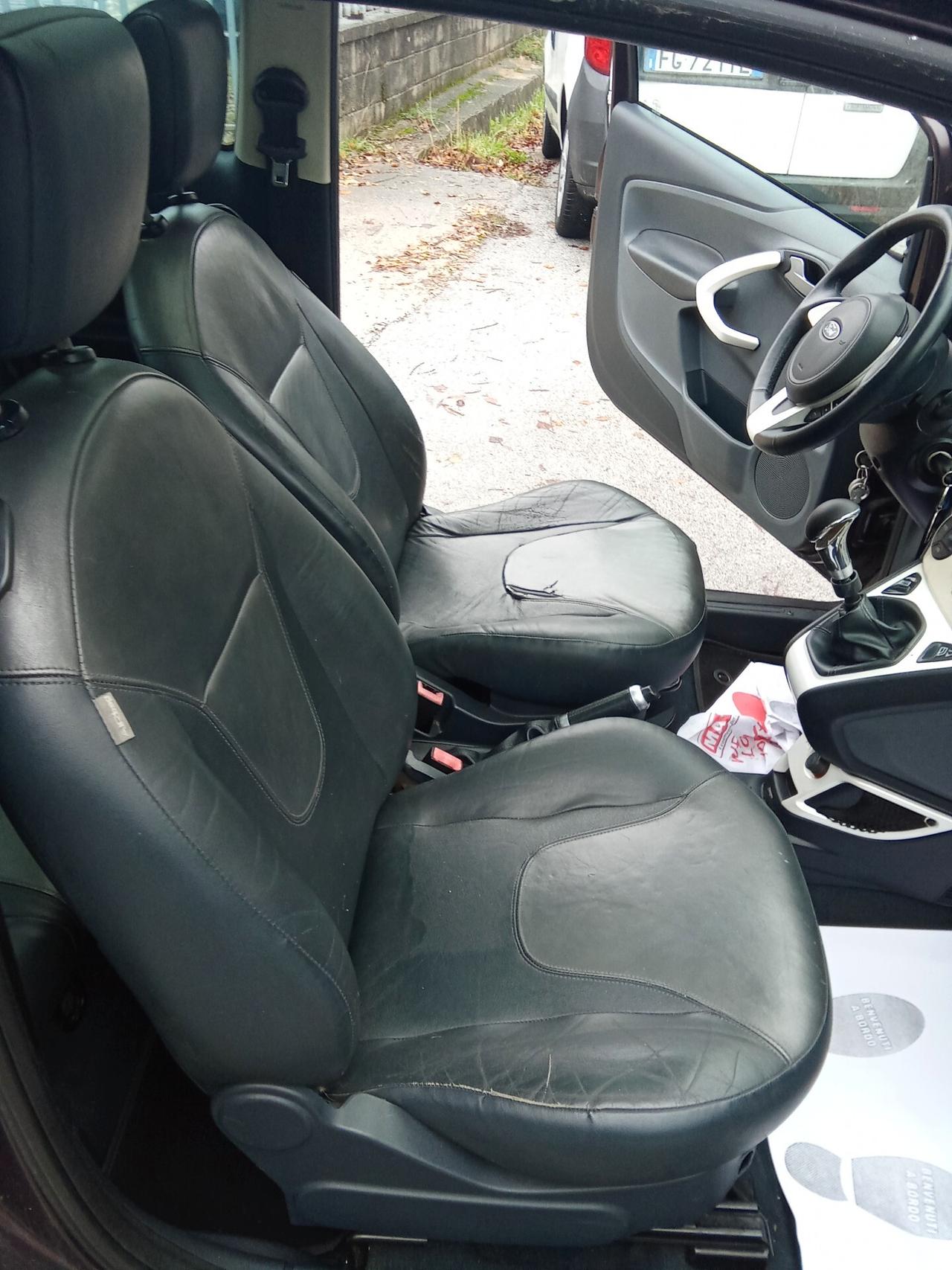 Ford Ka 1.3 TDCi 75CV Titanium 012