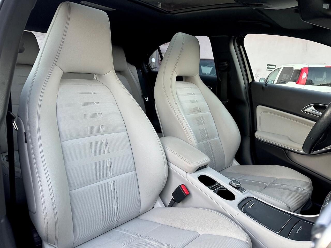 Mercedes-benz A 200 d Automatic Sport Edition White Cream UNIPRO UFF Permute e Rate