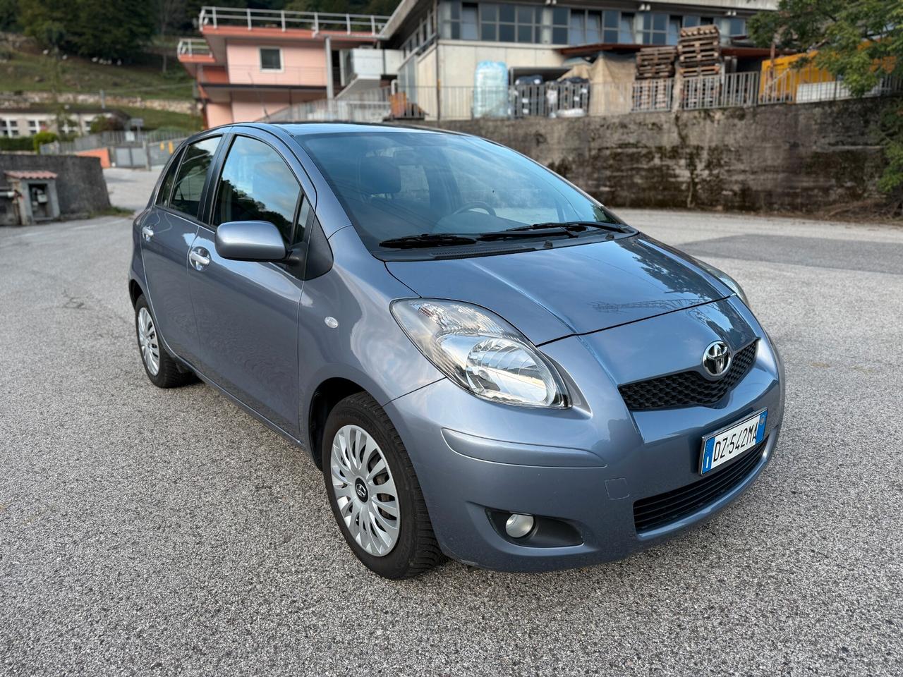 Toyota Yaris 1.3 5 porte Sol 100cv