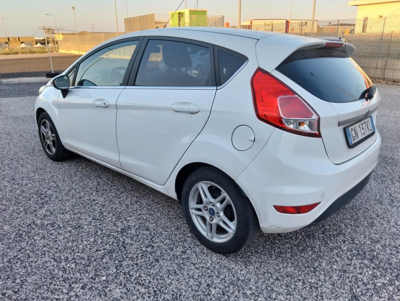 Ford Fiesta 1.5 TDCi 75CV 5P Titanium