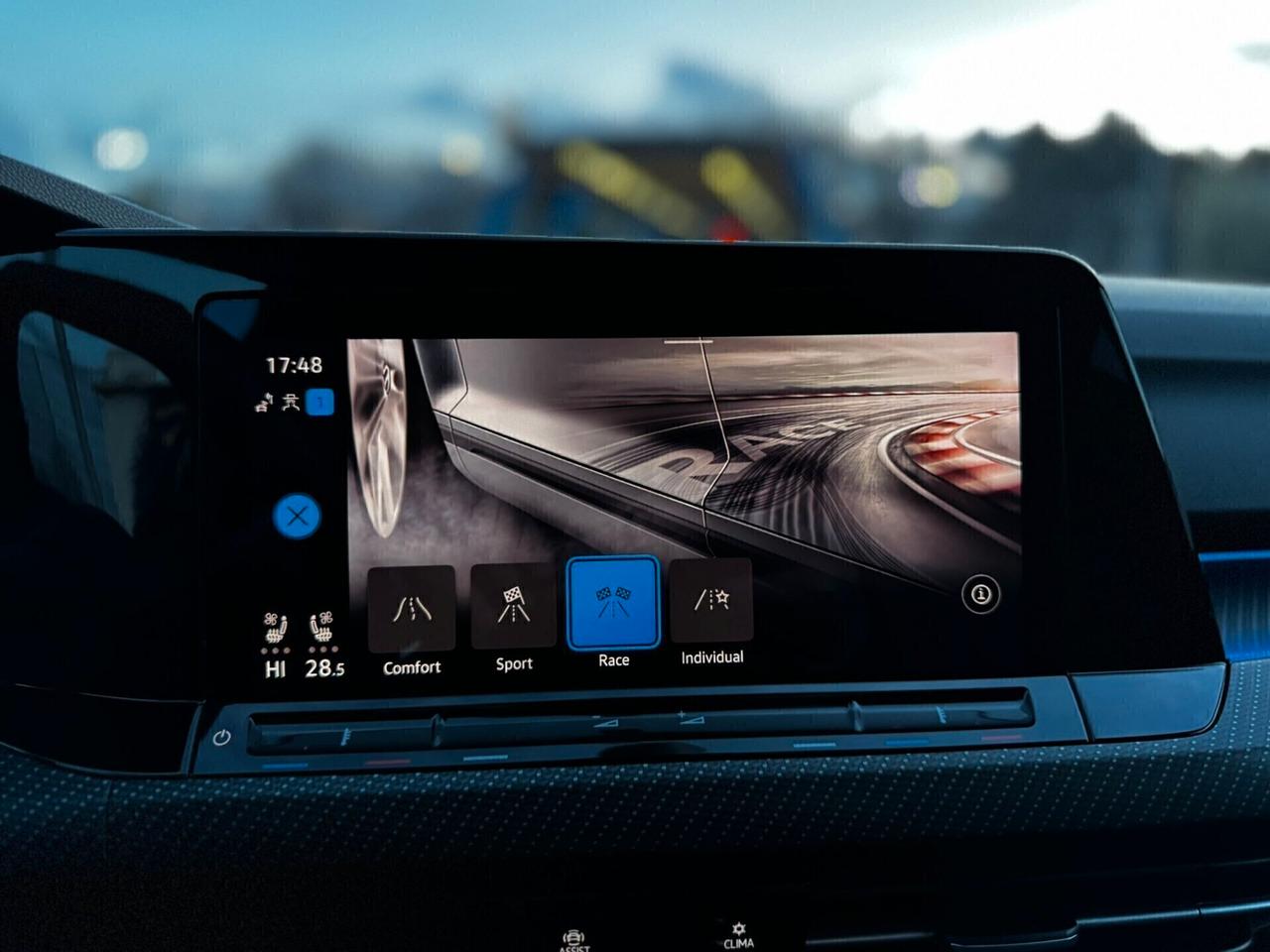 Volkswagen Golf R 2.0 TSI 320cv anno 12/2021 Scarico AKRAPOVIC Permute Finanziamenti Garanzia