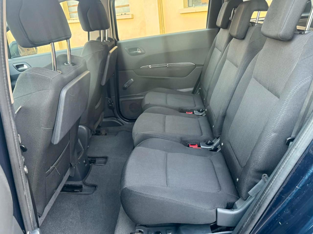 Peugeot 5008 Anno 2011 1.6 Diesel 82 KW