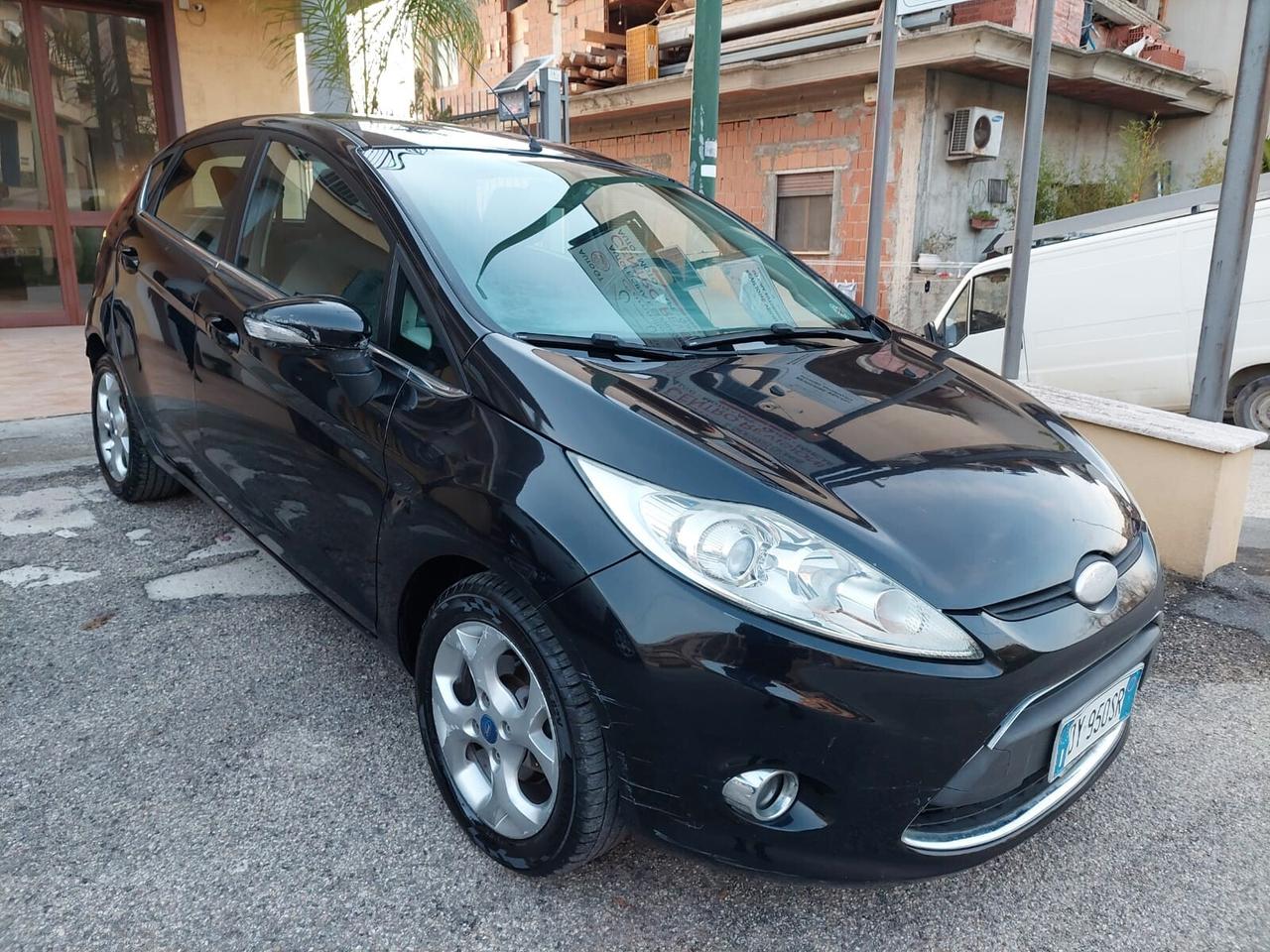 Ford Fiesta 1.4 TDCi 68CV 5 porte Titanium