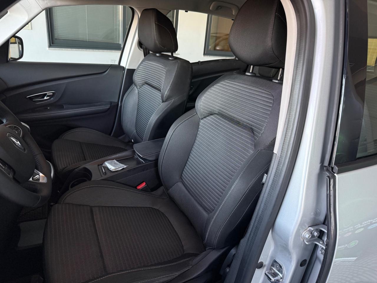 Renault Scenic Scénic dCi 8V 110 CV EDC Energy Sport Edition2