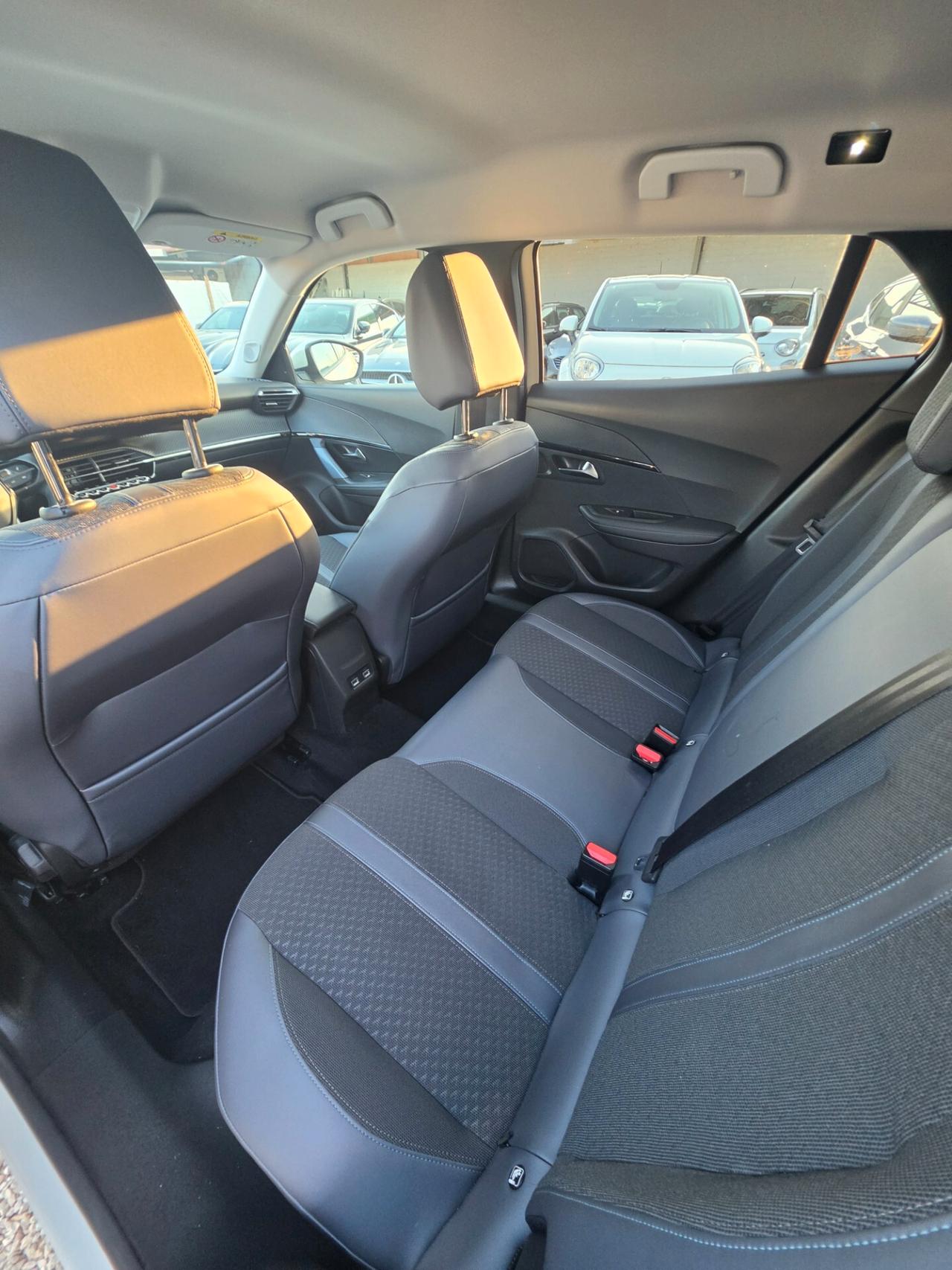 Peugeot 2008 PureTech Turbo 130 S&S Allure ok neopatentati