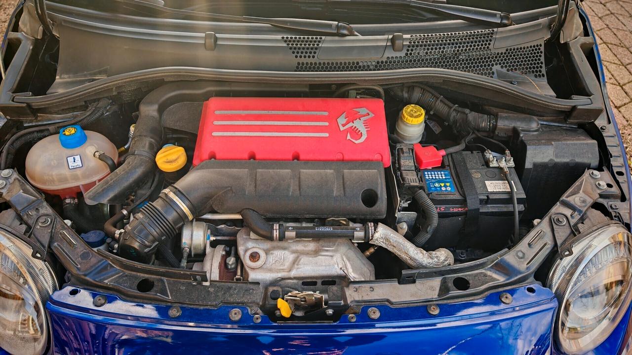 Abarth 595 1.4 Turbo T-Jet 165 CV Monster Energy Yamaha