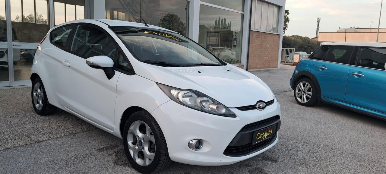 Ford Fiesta 1.4 TDCi 70CV 3 porte Titanium
