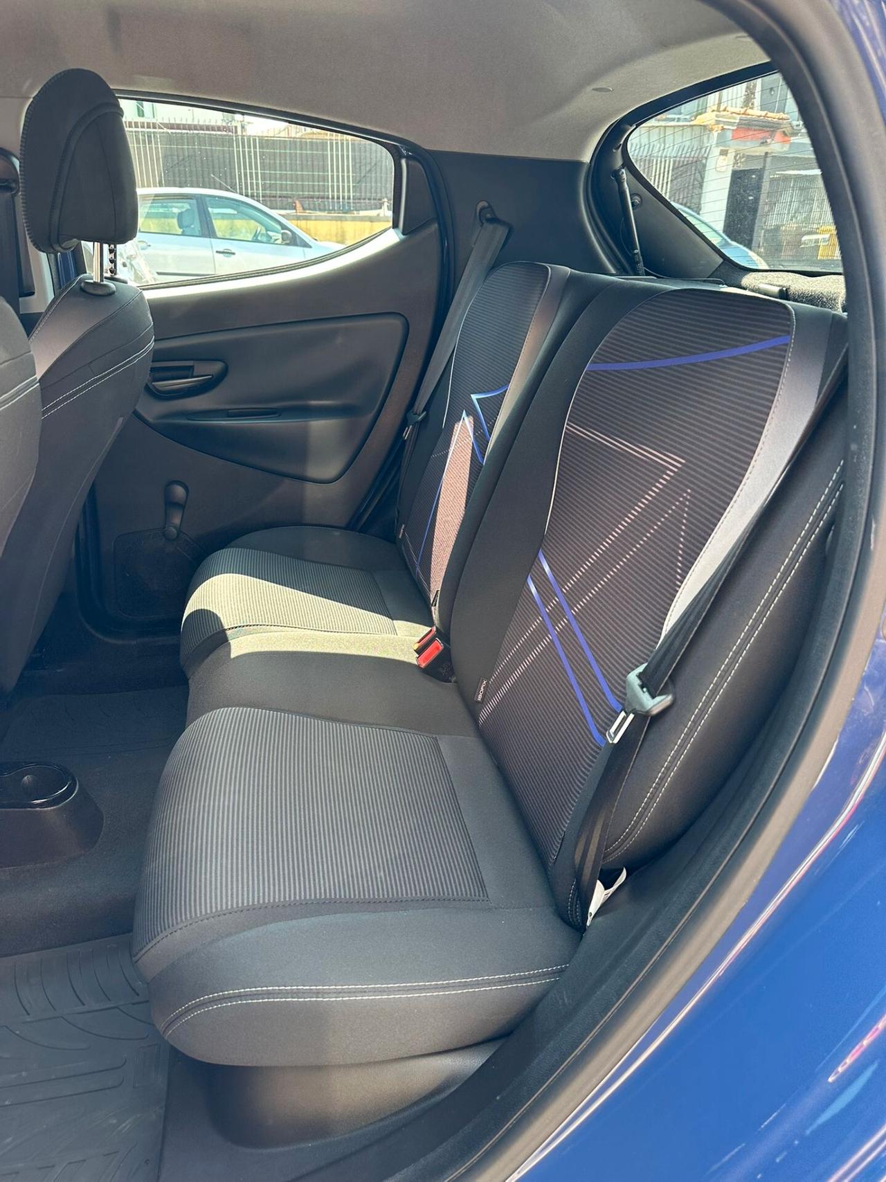 Lancia Ypsilon 0.9 TwinAir 85 CV 5 porte Metano Ecochic Elefantino