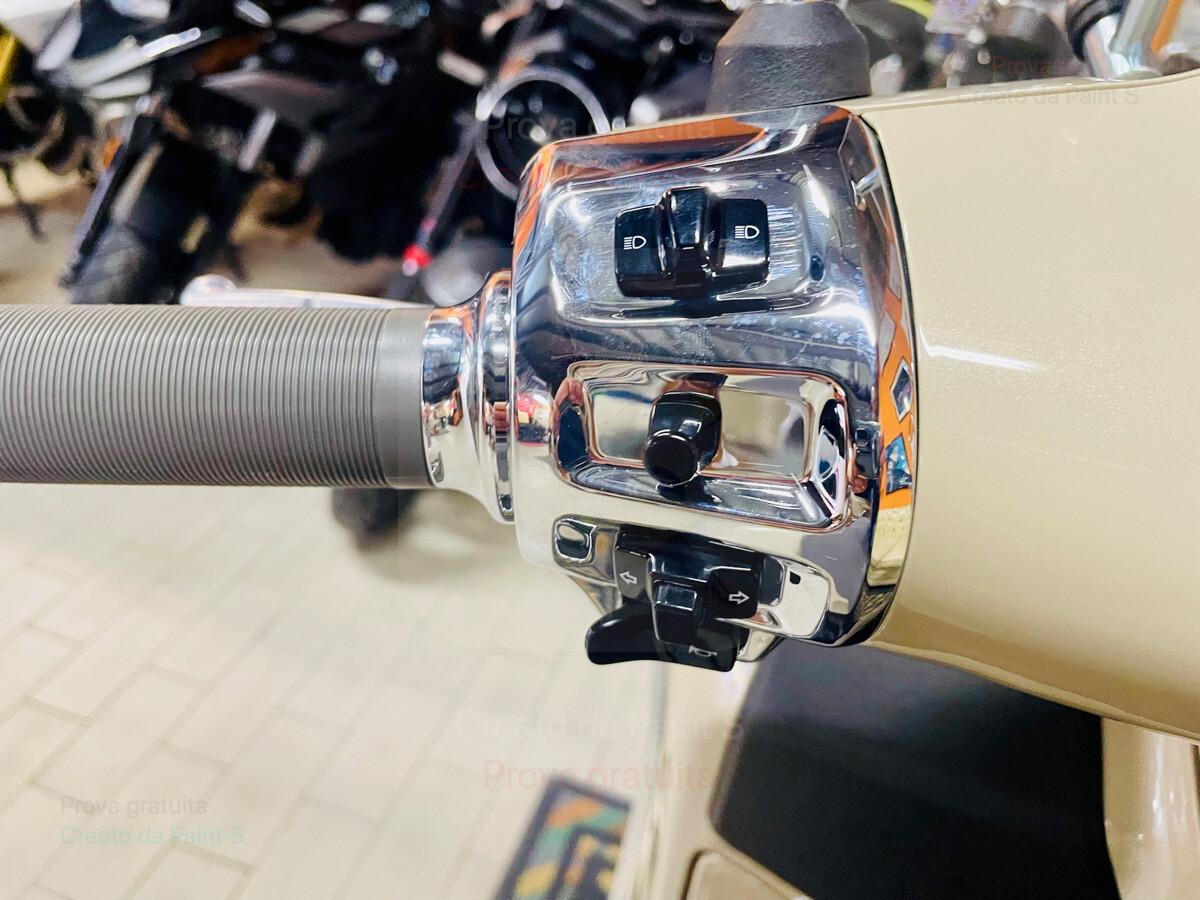 Piaggio GTS 300 BAULETTO PORTAPACCHI ANTERIORE
