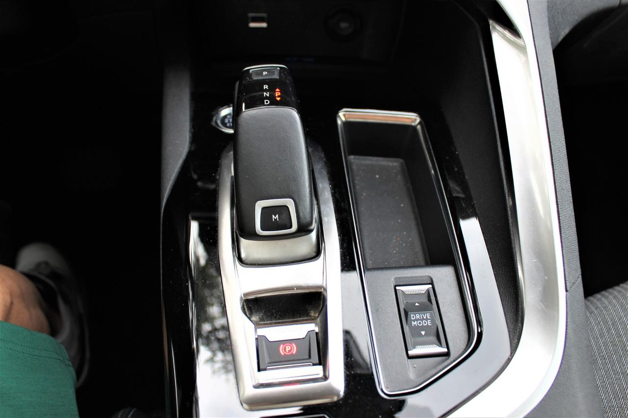 Peugeot 3008 BlueHDi 130 S&S EAT8 Allure 56000 km