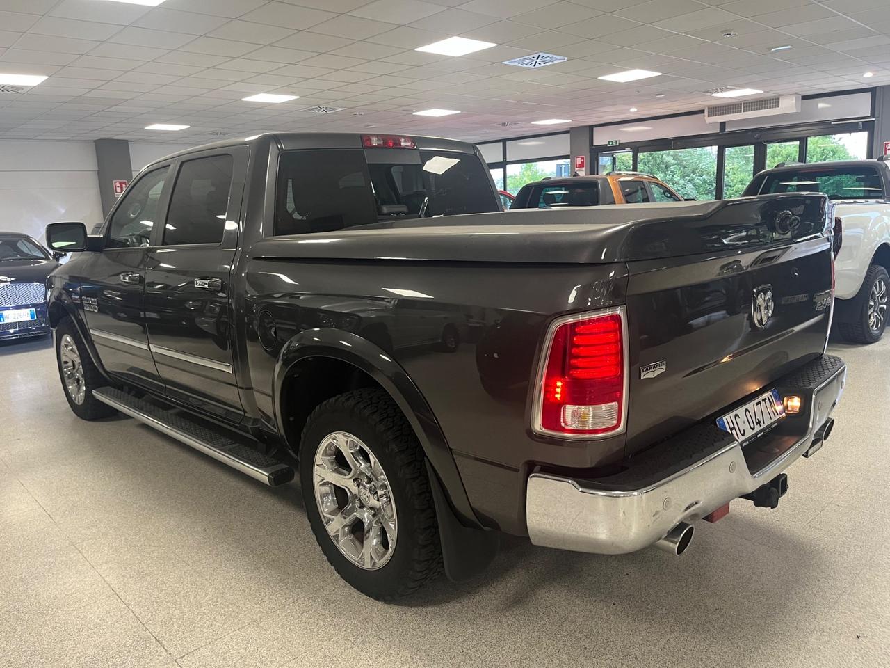 Dodge RAM 1500 5.7 V8 (GPL 200L) LaRamie 401cv at8