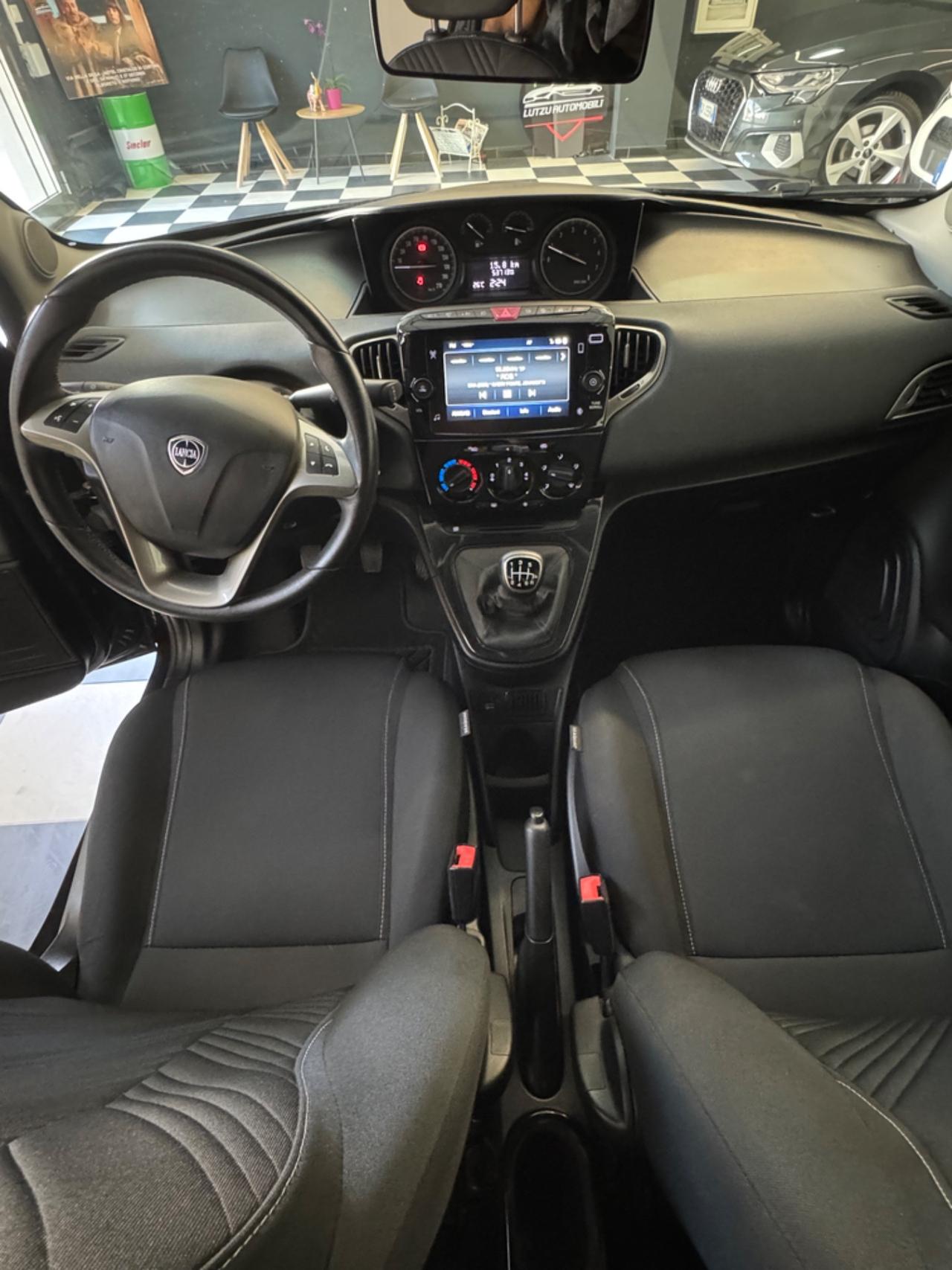 Lancia Ypsilon 1.0 FireFly 5 porte S&S Hybrid Gold