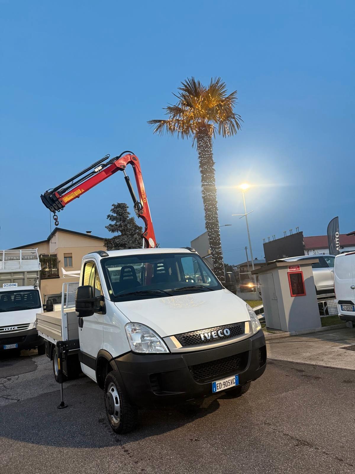 IVECO DAILY 35C14 MOTORE 3.0 140 CV GRU 3 SFILI CASSONE FISSO