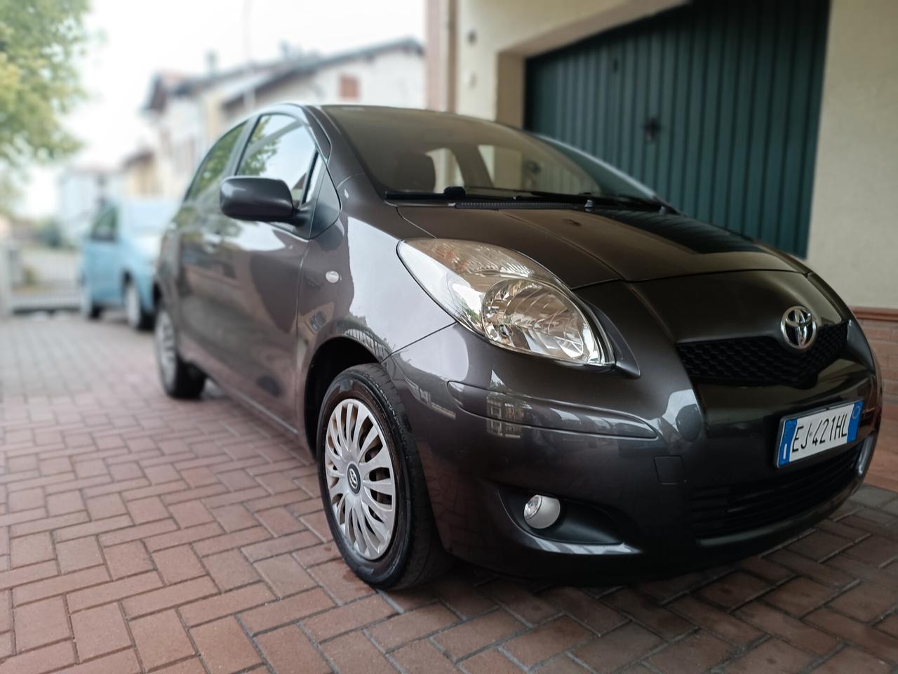 Yaris 1.0 5 porte