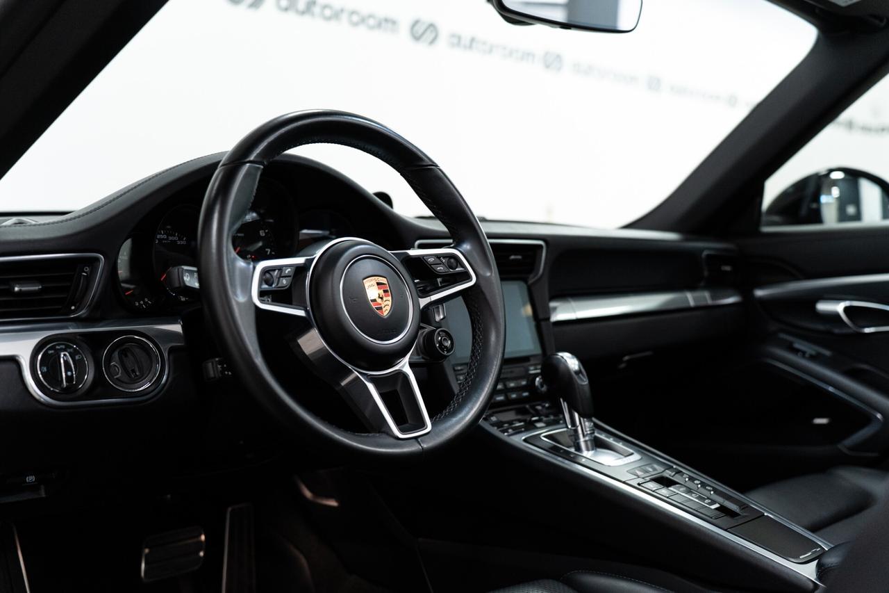 Porsche 911 3.0 Carrera 4 Cabriolet