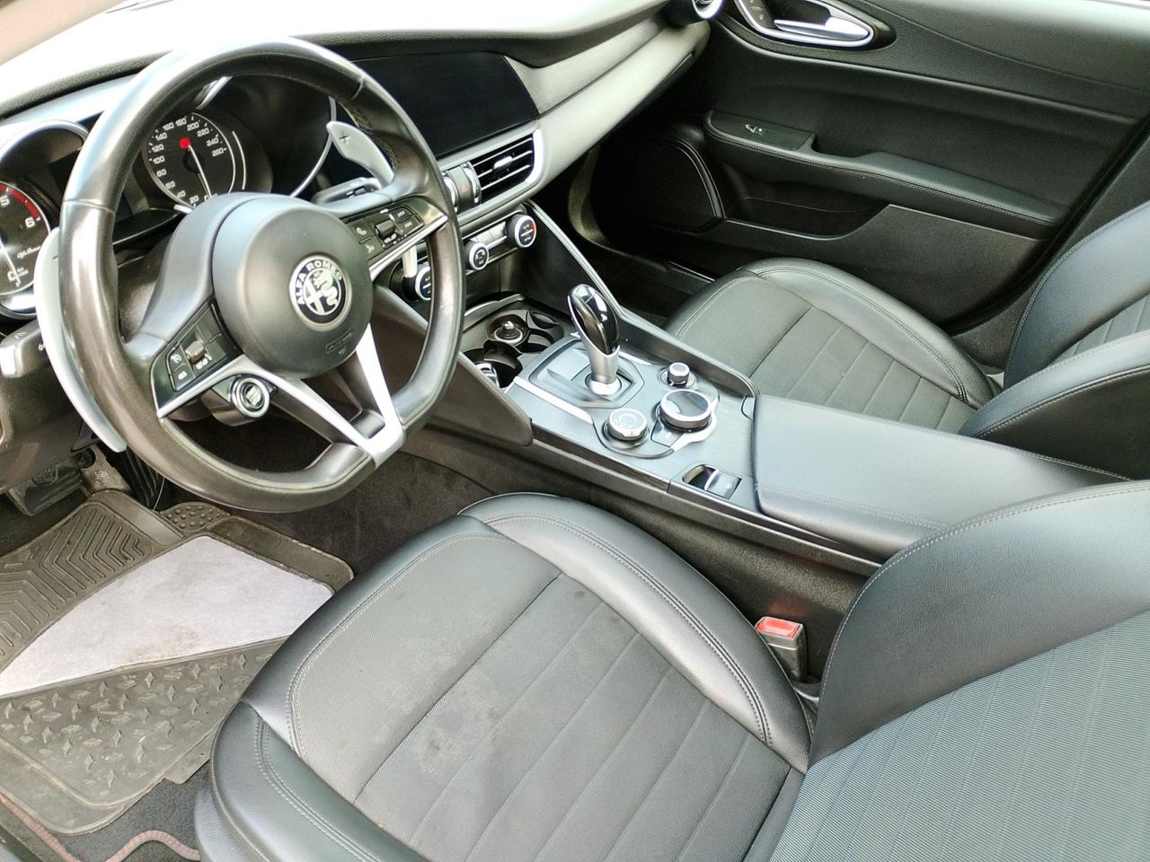 Alfa Romeo Giulia Berlina Giulia 2.2 t eco Business 180cv auto