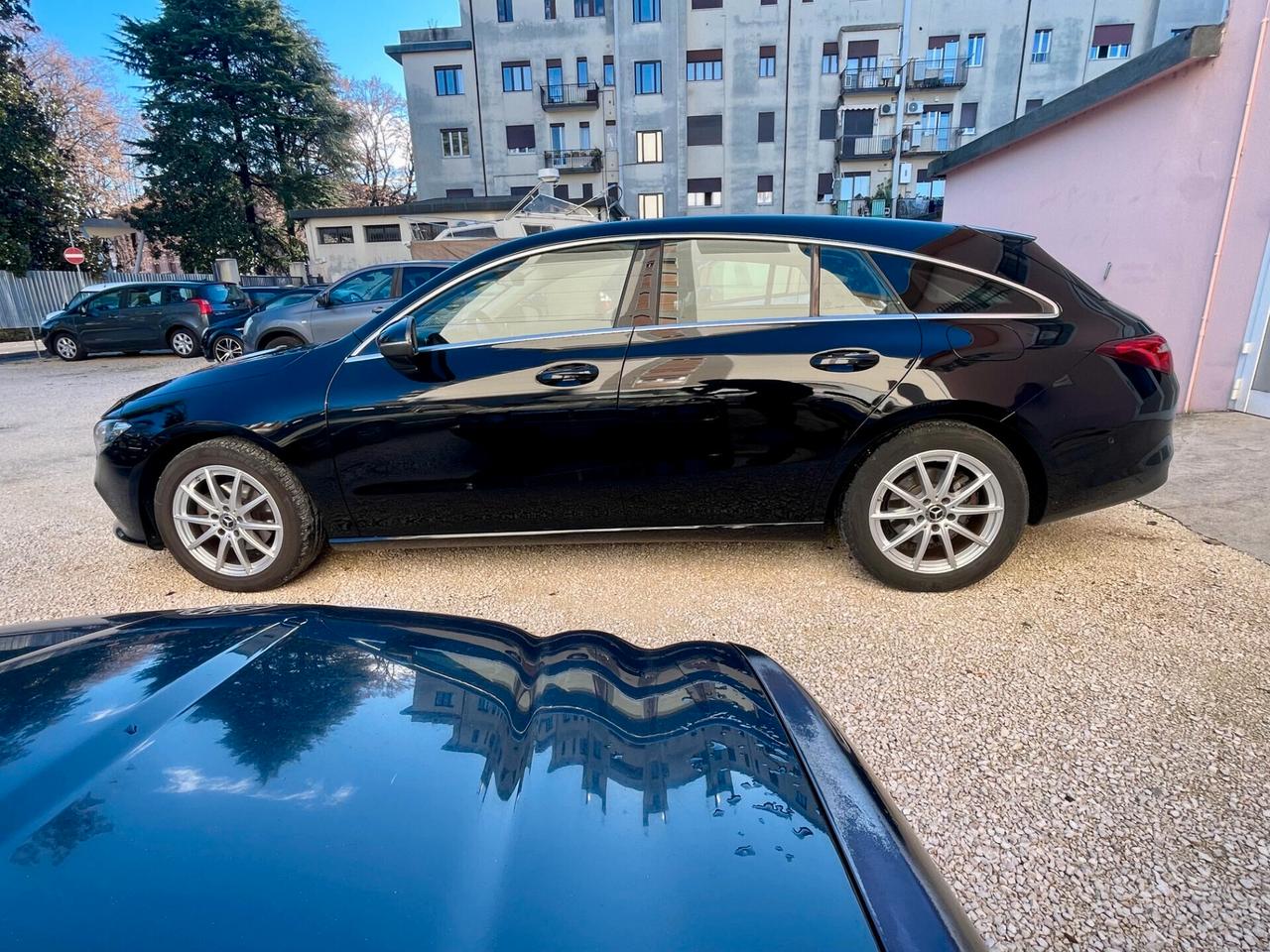 Mercedes-benz CLA 180 BENZINA Auto Shooting Brake NEOPATENTATI