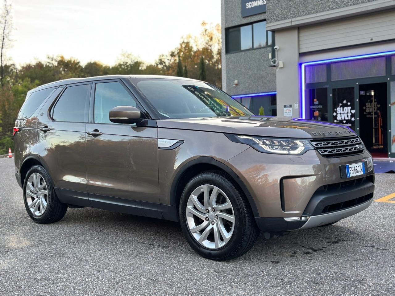 Land Rover Discovery5 “7POSTI” 2.0 SD4 240 CV HSE Luxury