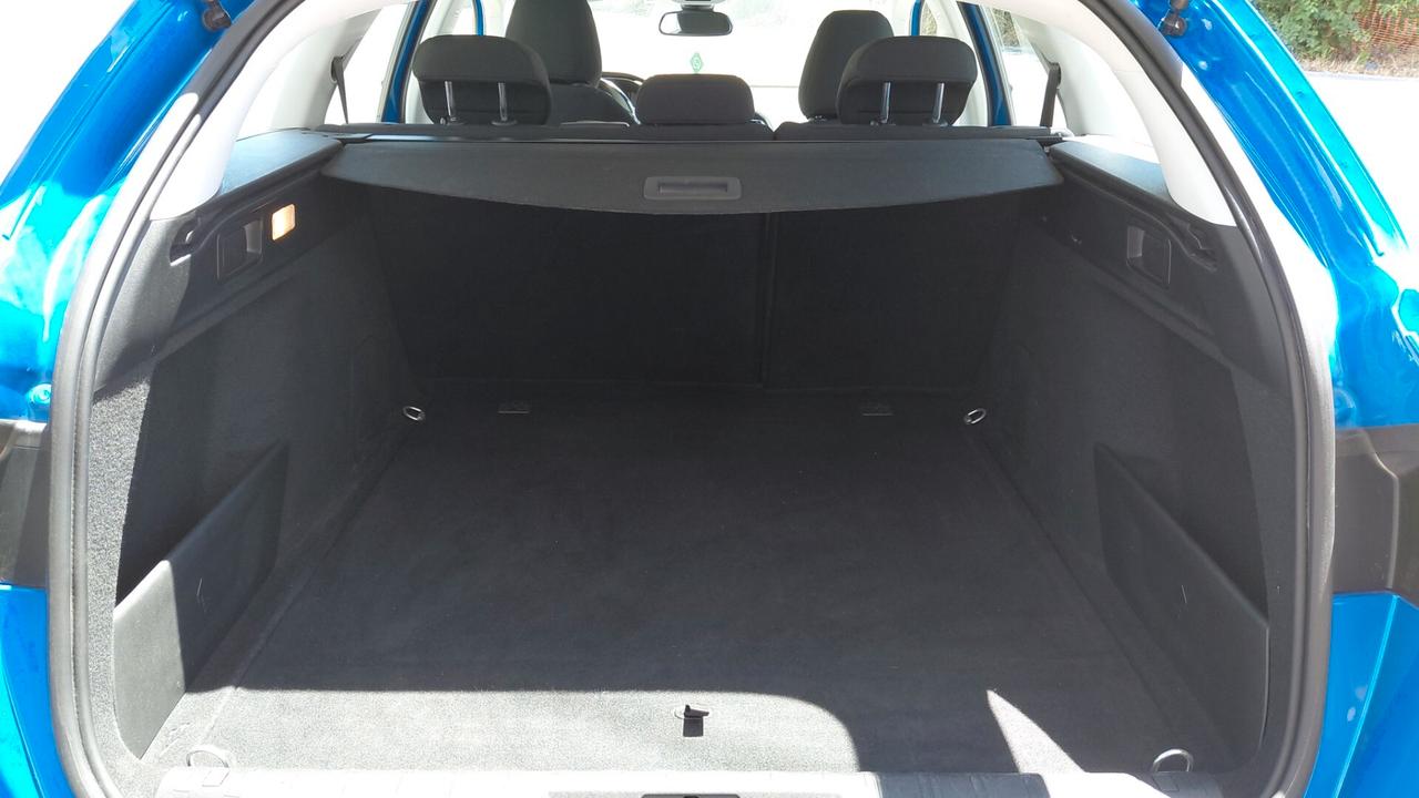 Peugeot 308 BlueHDi 100 S&S SW Business Navi