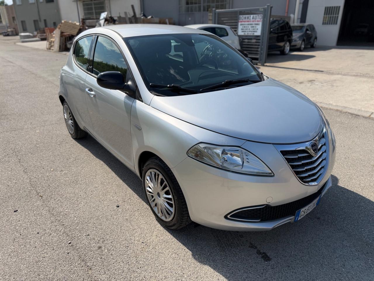Lancia Ypsilon 1.2 69 CV 5 porte S&S Silver