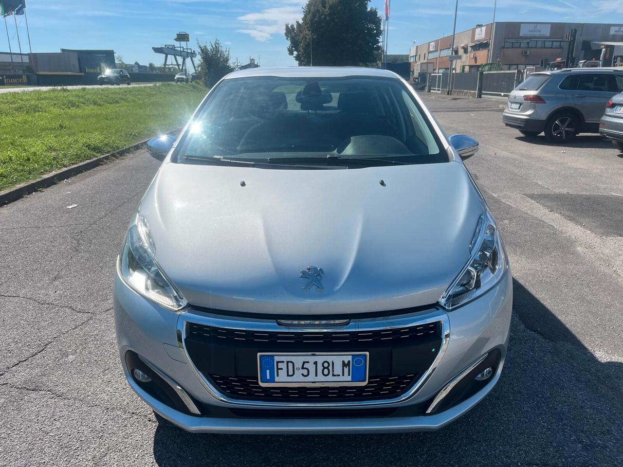 Peugeot 208 BlueHDi 75 5 porte Allure